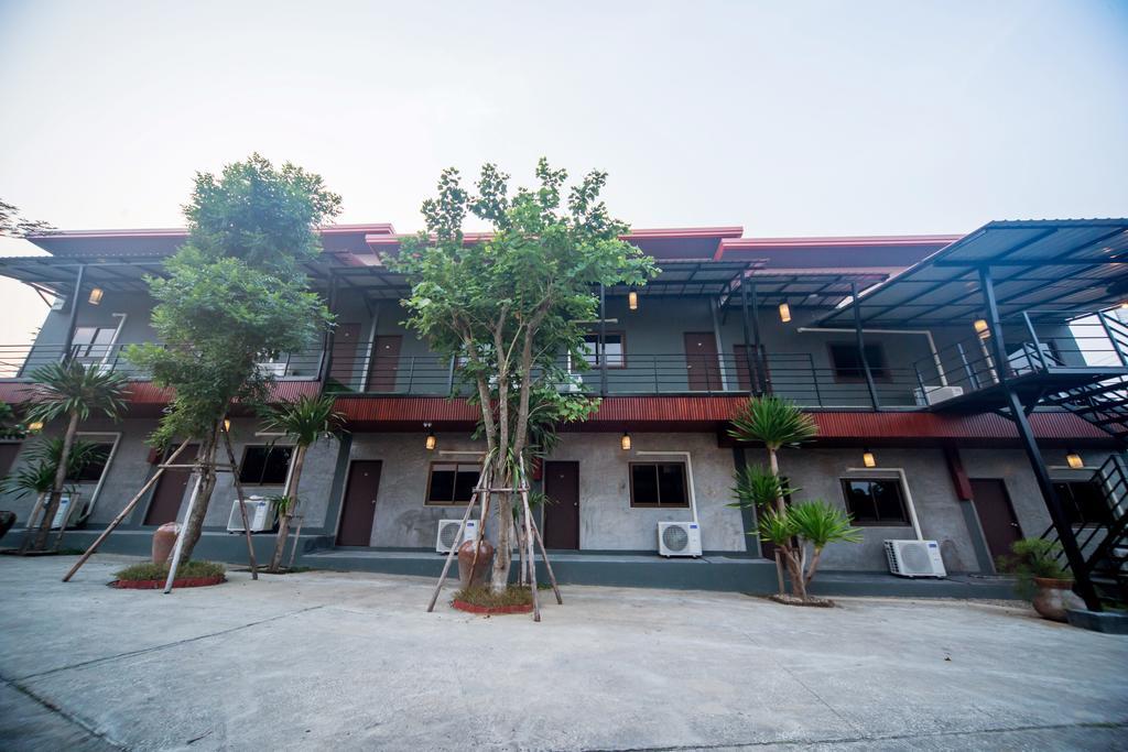 First Residence Mae Rim Extérieur photo