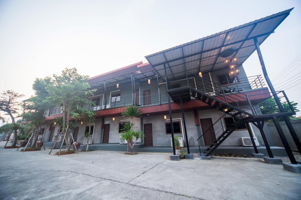 First Residence Mae Rim Extérieur photo