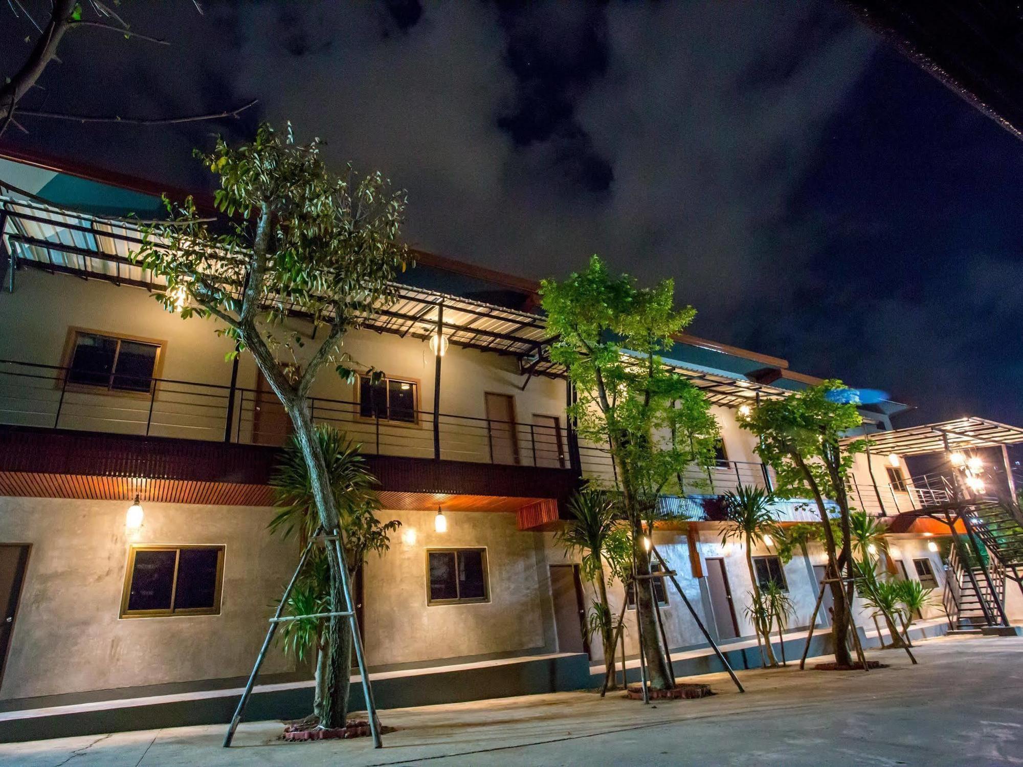 First Residence Mae Rim Extérieur photo
